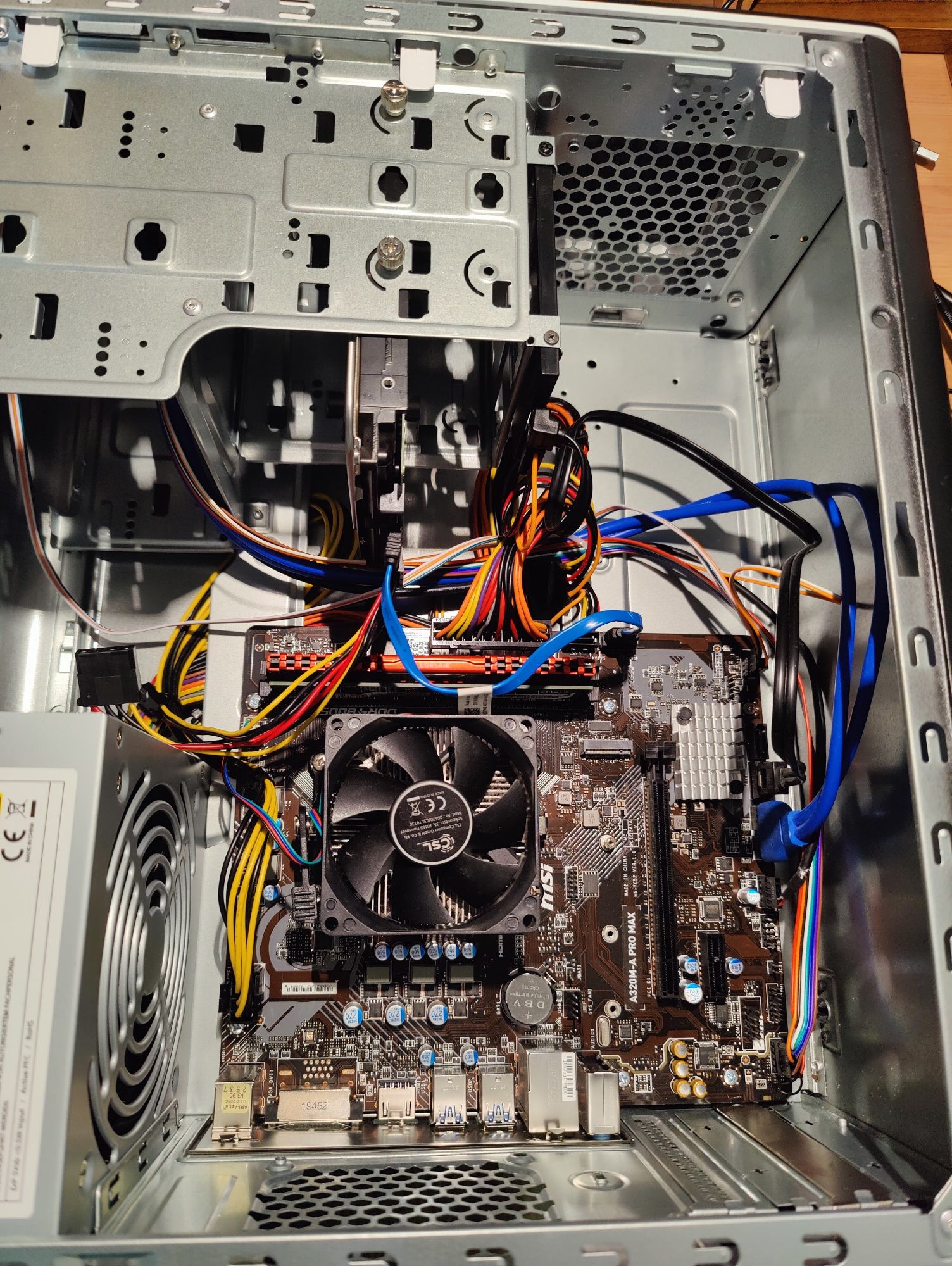 Комп'ютер amd ryzen 5 3400g, 8gb ddr4, SSD + монітор LG 24mb56hq 24".