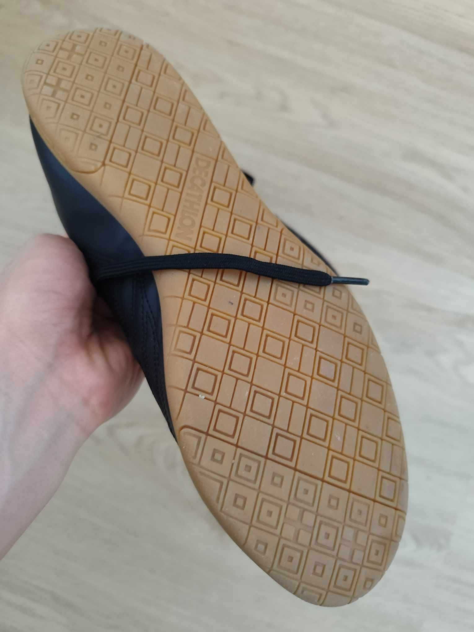 Buty do piłki nożnej halowej Futsal 100 Czarne Decathlon - rozmiar 44