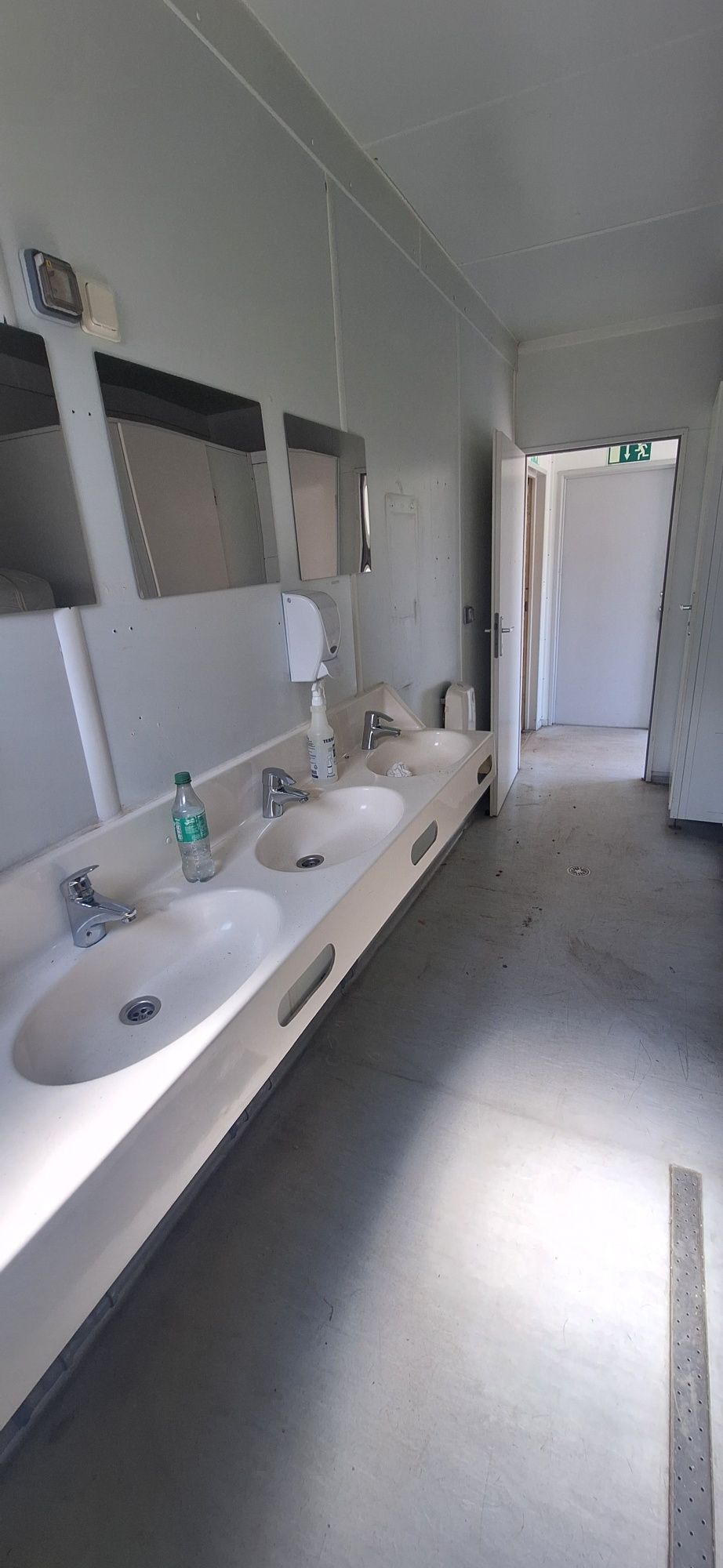 Kontener budowlany sanitarny 2x WC 2x Prysznic 4x umywalki Containex !