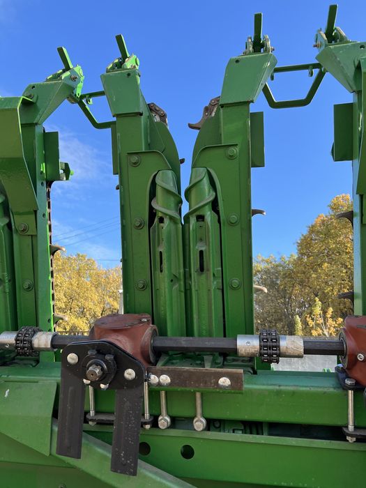 Жатка кукурузная Джон Дір 892 з сечкарем. Обмін