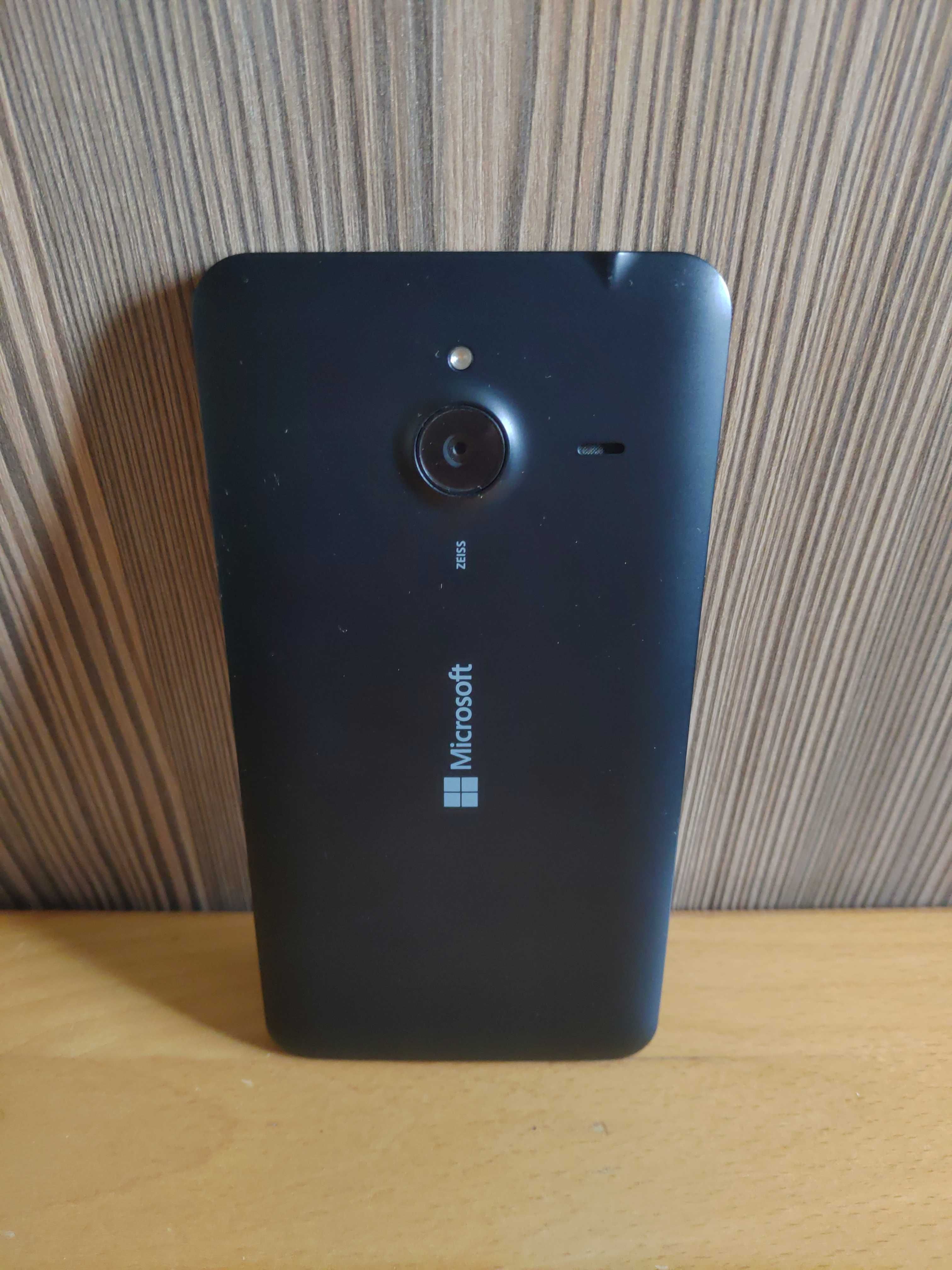 Мобильный телефон Microsoft Lumia 640 XL