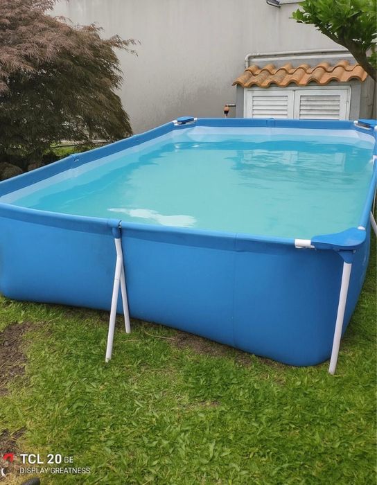 Piscina (usada apenas um verão)