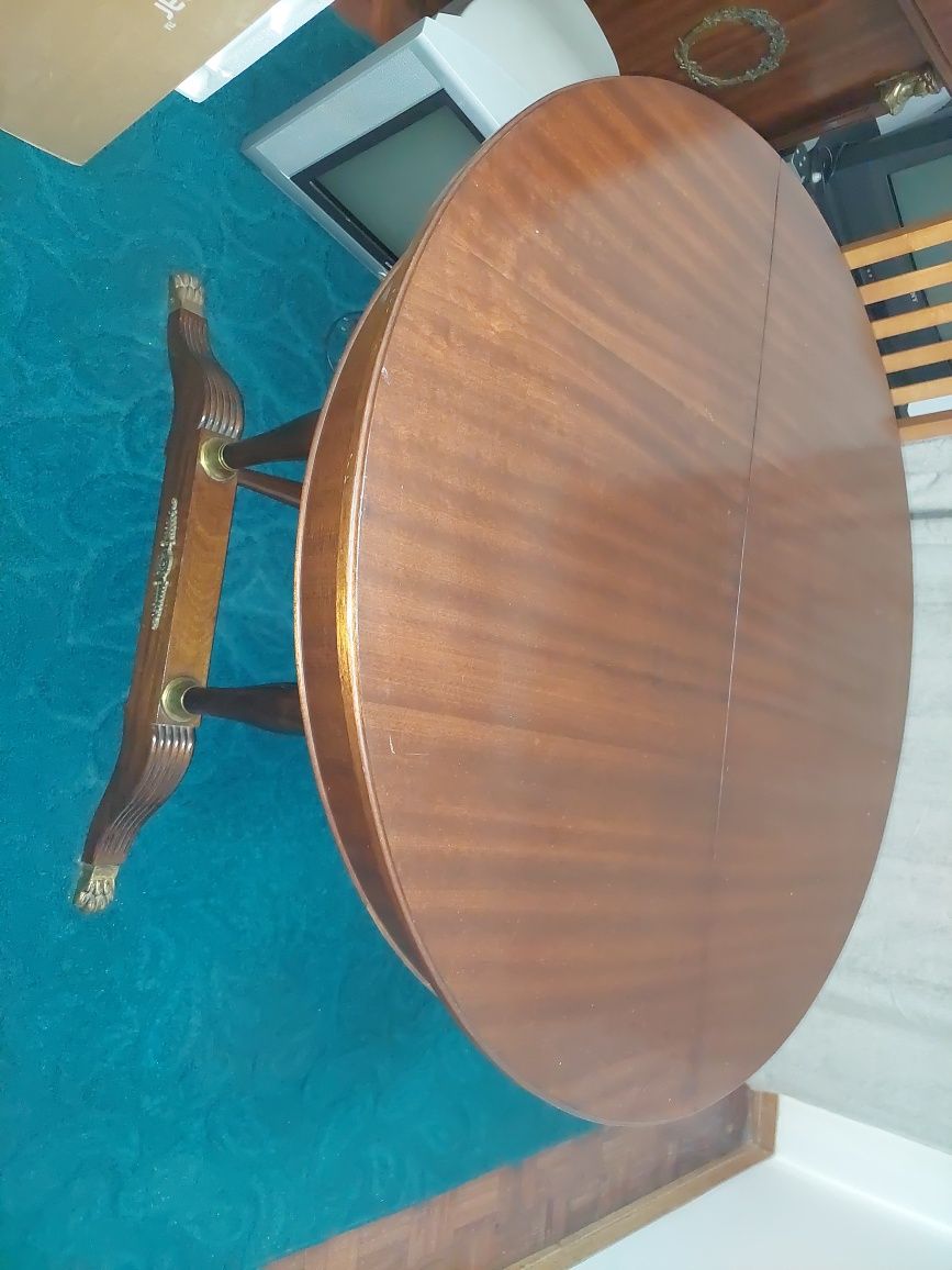 Mesa de Jantar Extensível em Madeira Nobre - Estilo Clássico