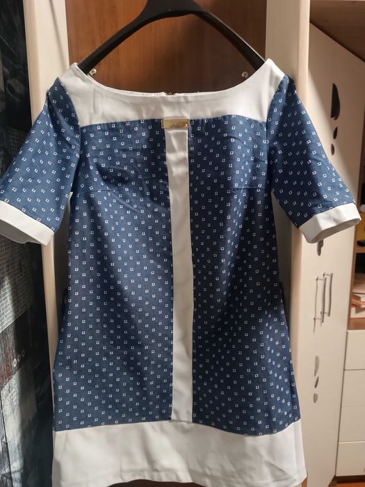 Джинсове коротке плаття з вставками з екошкіри