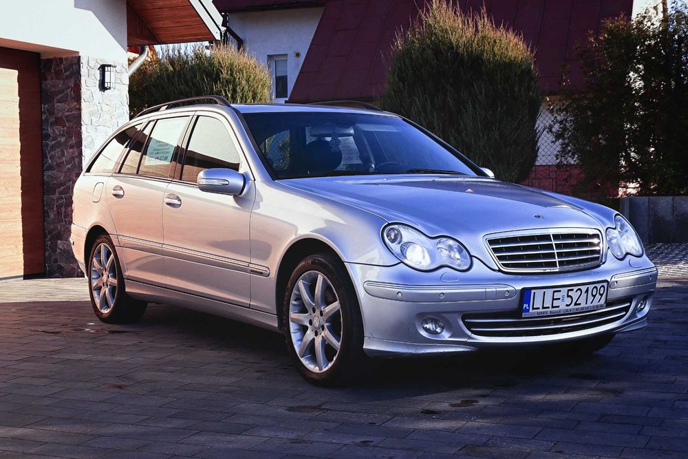 MERCEDES C200 Kompressor,, bogata wersja, hak, Harman/kardon, STA.BDB