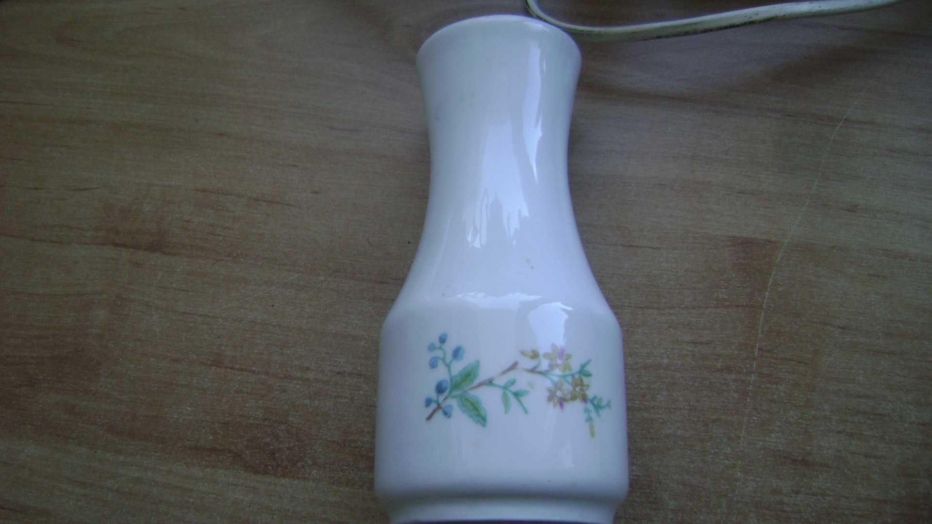 Starocie z PRL - Porcelana Wawel = Wazonik 14 cm wysokości