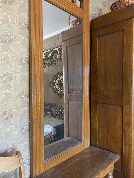 Старинное зеркало, трюмо.