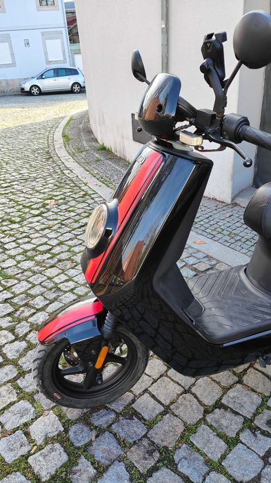 Niu NGT secooter