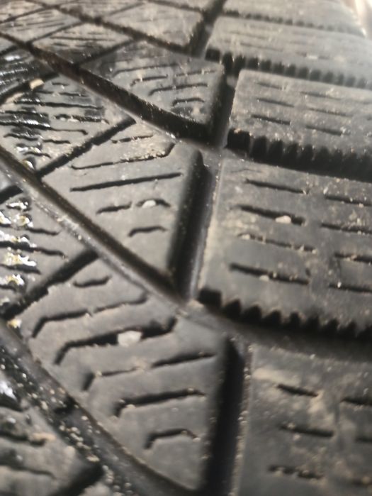 Зимова гума Pirelli 195/65R15