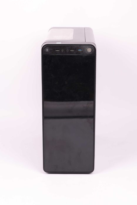 Komputer z procesorem i7 9700kf bez karty graficznej i dysków