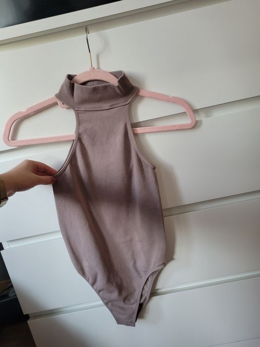 Beżowe elastyczne prążkowane body zara hoker XS S