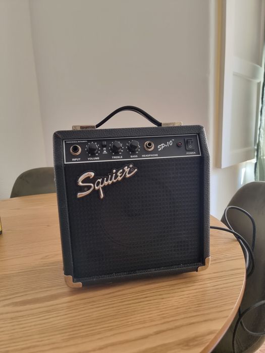 Amplificador de Guitarra Squier SP-10