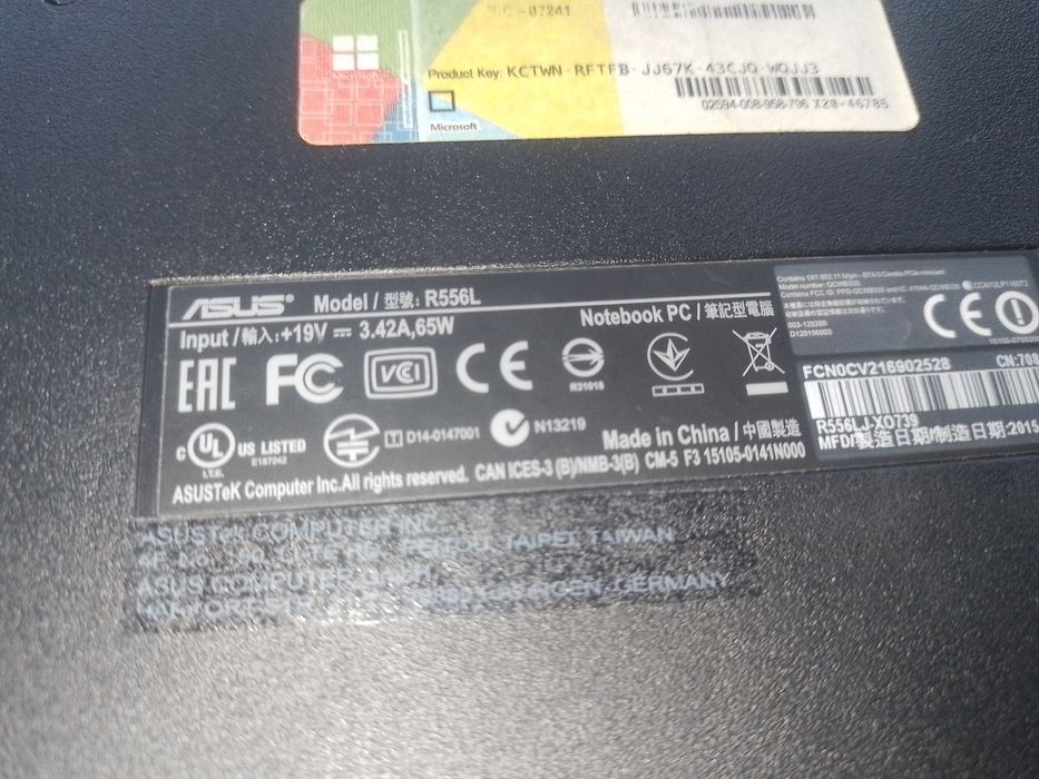 Laptop Asus R556L