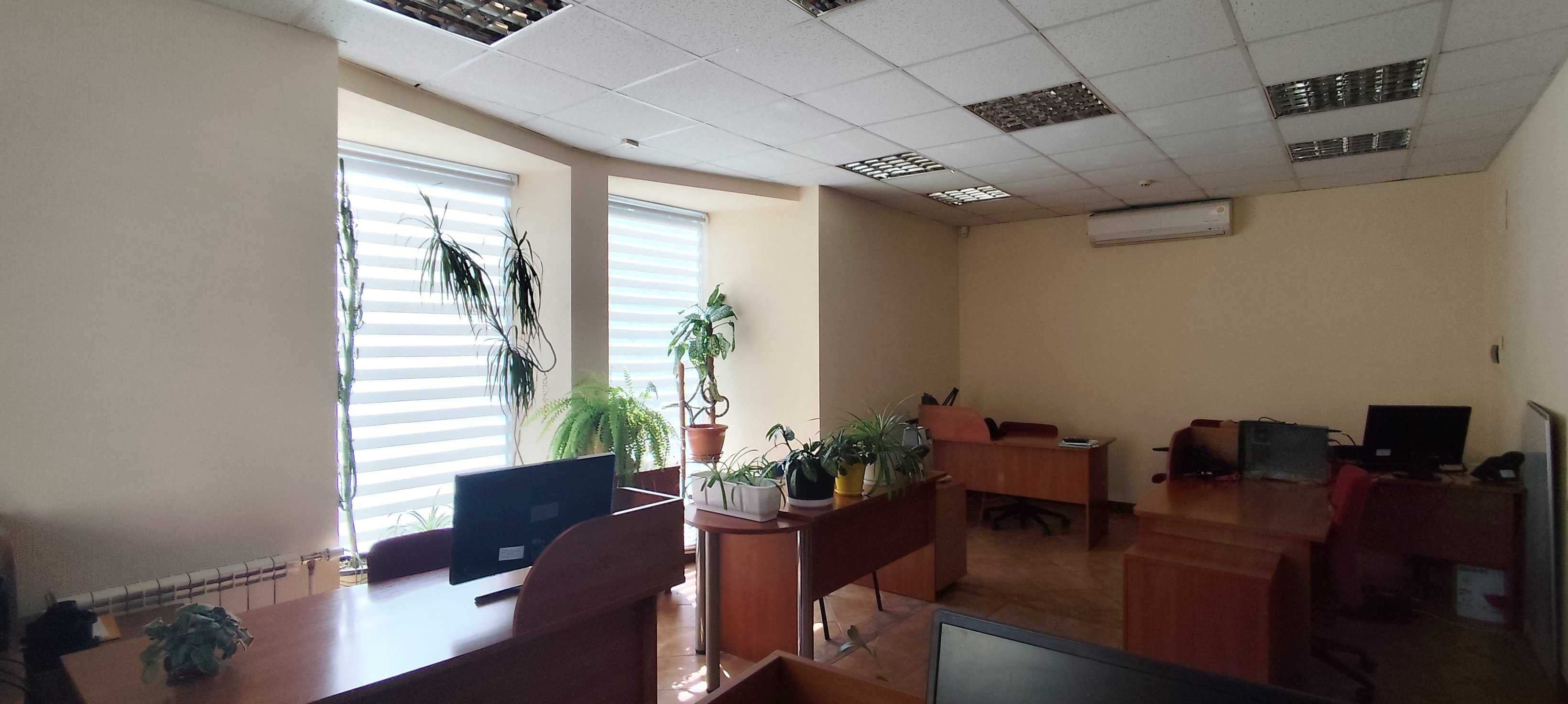 Продаж будинку 746 кв.м. під офіс, представництво. 7,5 соток. Без %