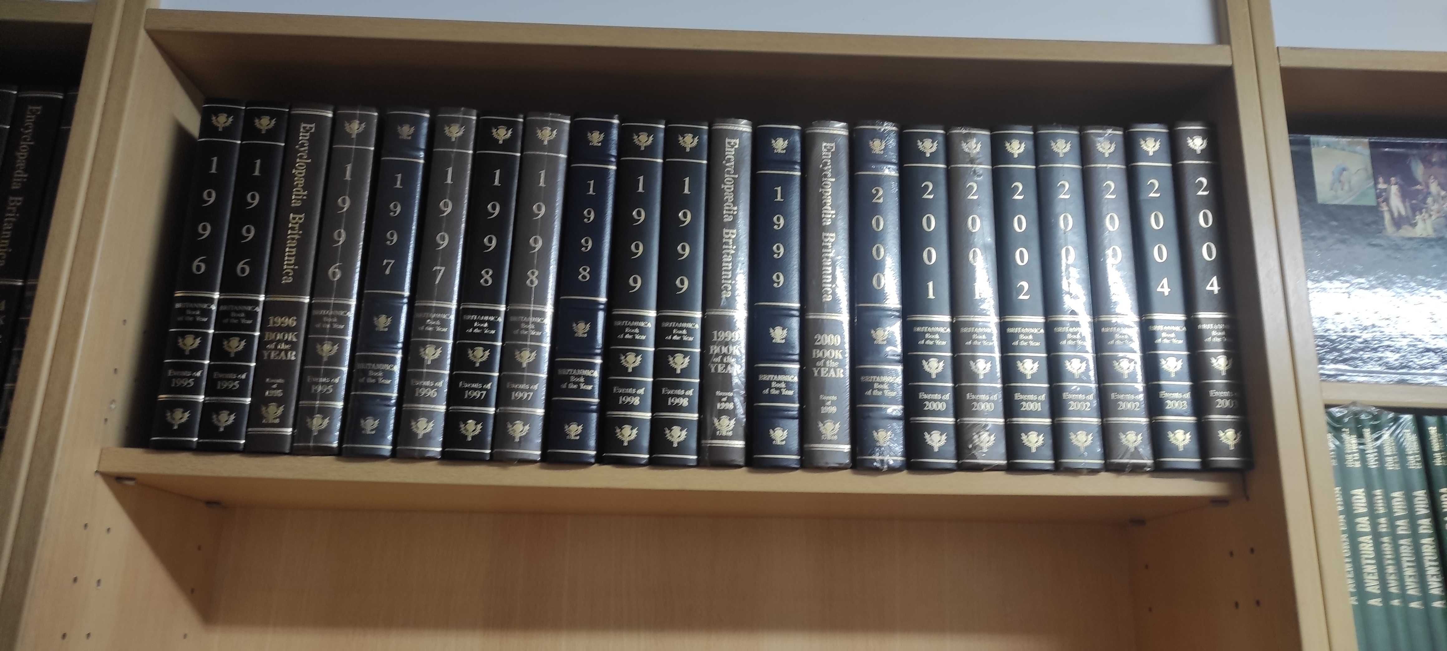 Encyclopaedia Britannica e Encyclopaedia Universalis ( actualizações)