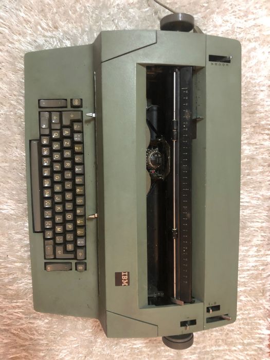 Maquina de escrever elétrica IBM