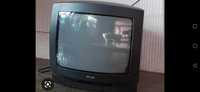 Várias televisões antigas