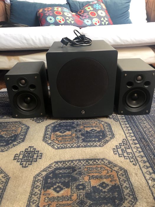 Colunas + Sub-Woofer Q Acoustics  como novas