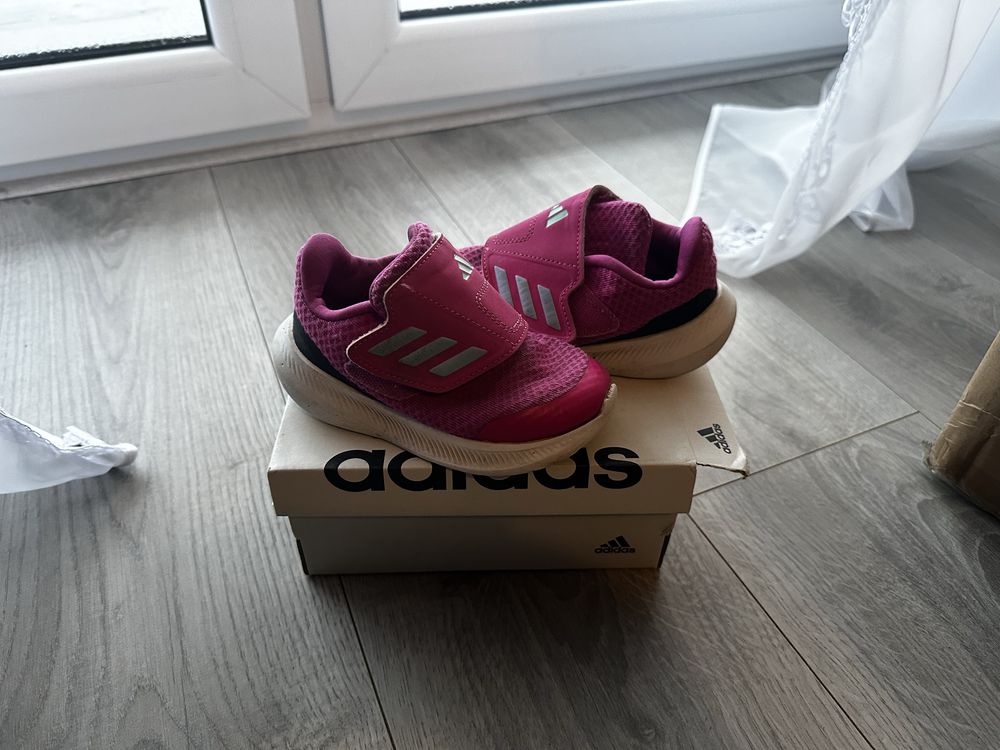 Buty Adidas dla dziewczynki