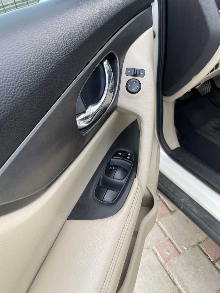 Nissan rogue 2016