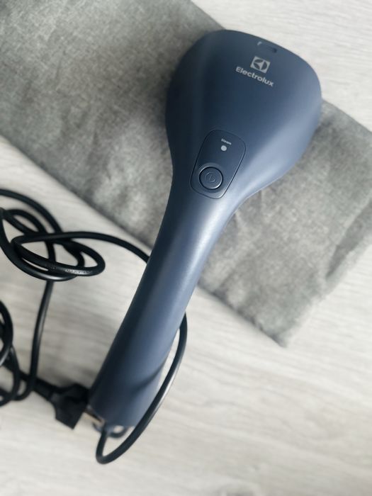 Parownica do ubrań Electrolux Refine 700