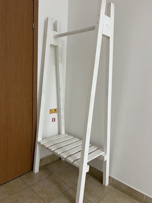 Вішалка для одягу