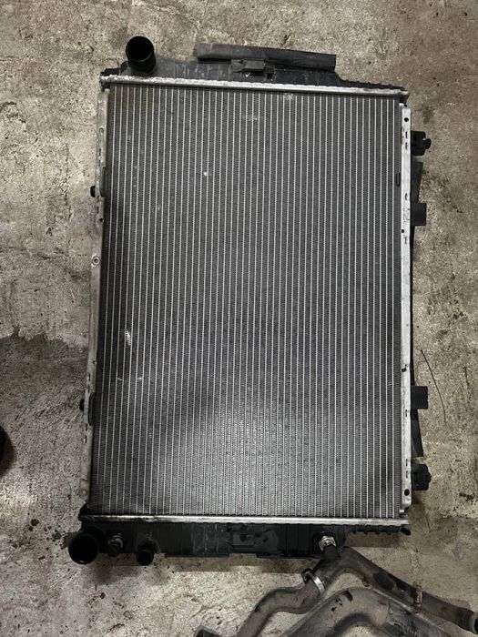 Радіатор/радиатор охолодження двигуна Mercedes 202, 124, 140, 209, 211