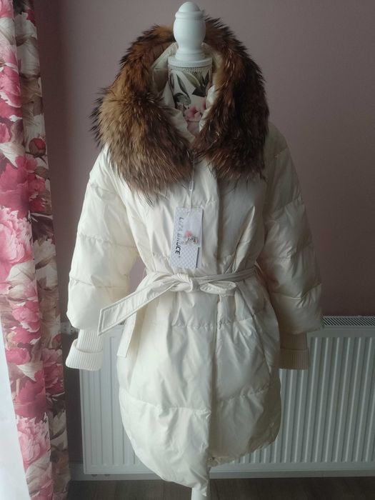 Płaszcz ecru śmietankowy naturalne futro Liza Bruce