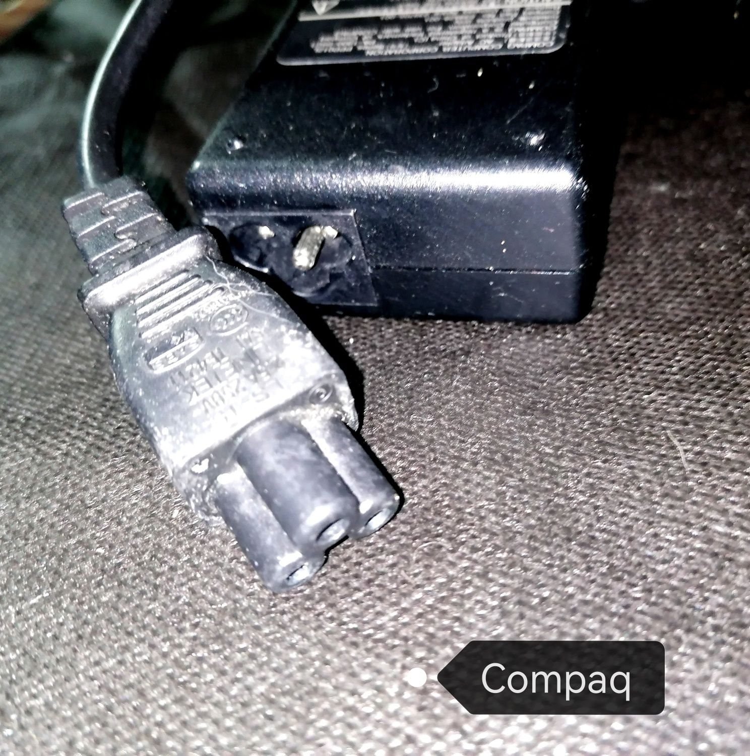 Compaq : Carregador