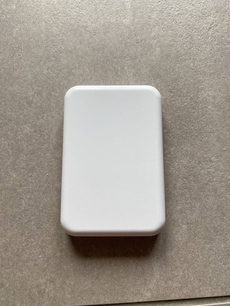 Nowy powerbank 5000 mAh MagSafe + pudełko i kabel USB-C