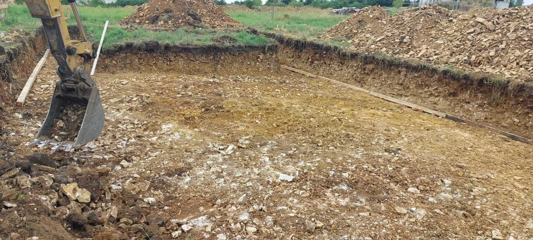 Wykopy pod fundament ogrodzenie drenaż studnię przyłącza kanalizacji