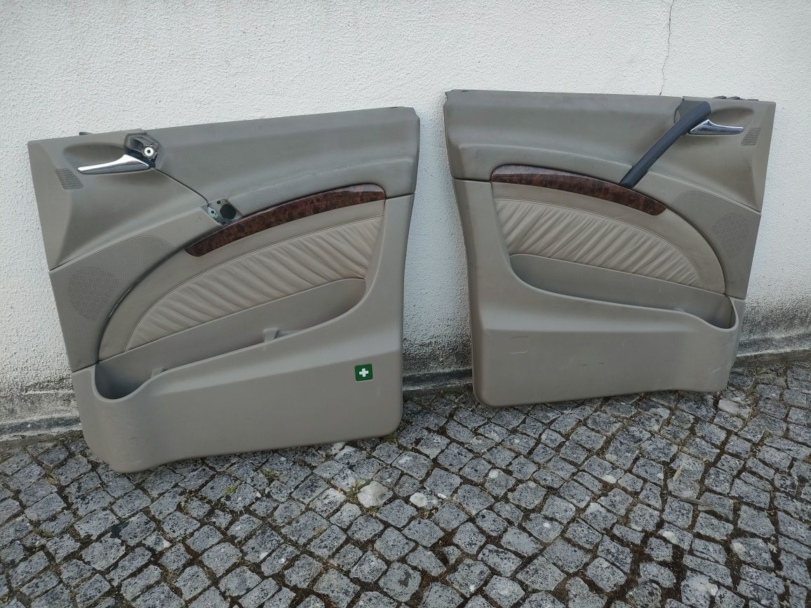 Quartelas forras portas Mercedes Viano compatíveis com Vito