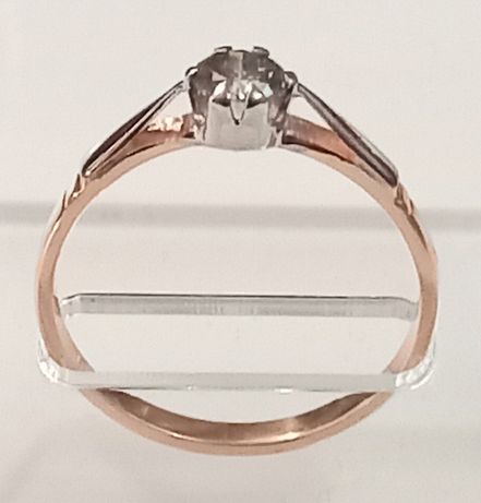 Золотое кольцо с бриллиантом. ct 0,257