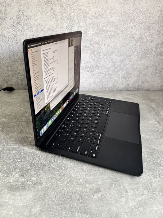 MacBook Air M2 8/256gb