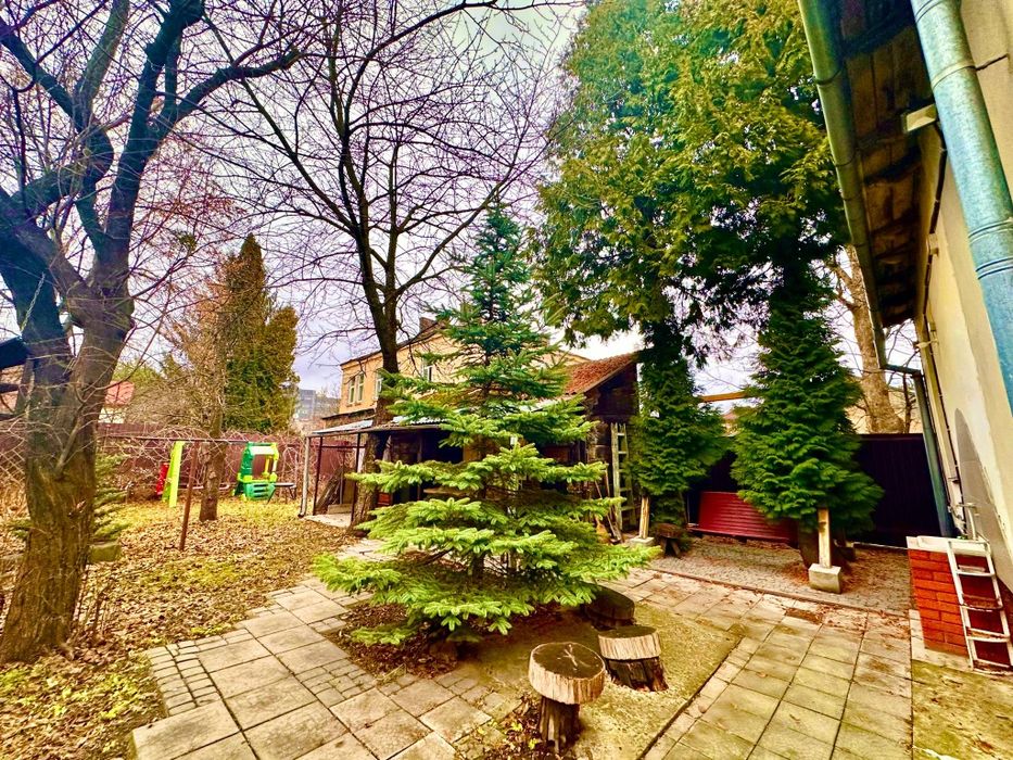 Оренда будинку (спарка) вул.Антоновича, розглядають з тваринами.