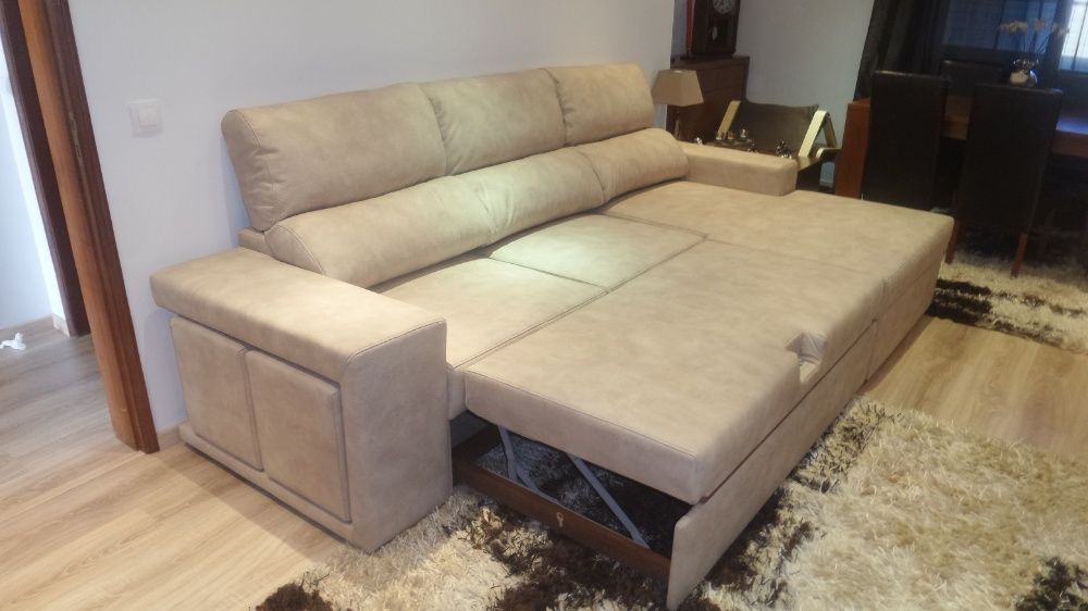 Sofa Chaiselong Cama + 2 pufs + Bau Elevatorio NOVO - FABRICA - sofá