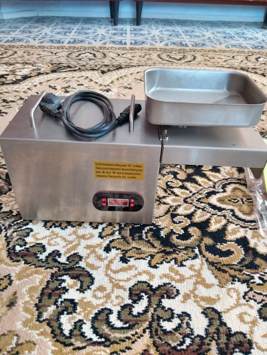 Продам маслопрес з терморегулятором.