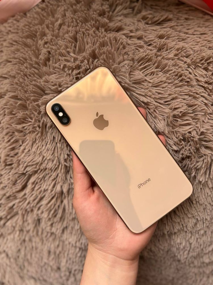 Продам iPhone XS max