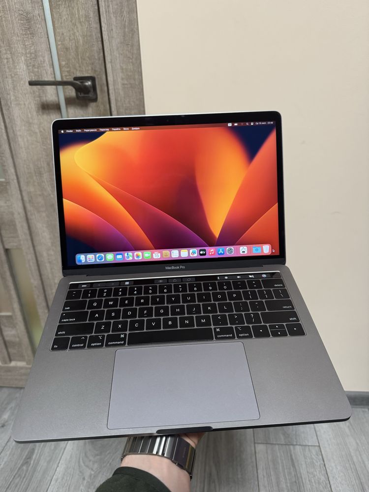 Macbook pro 13 2018 core i5 16/512gb