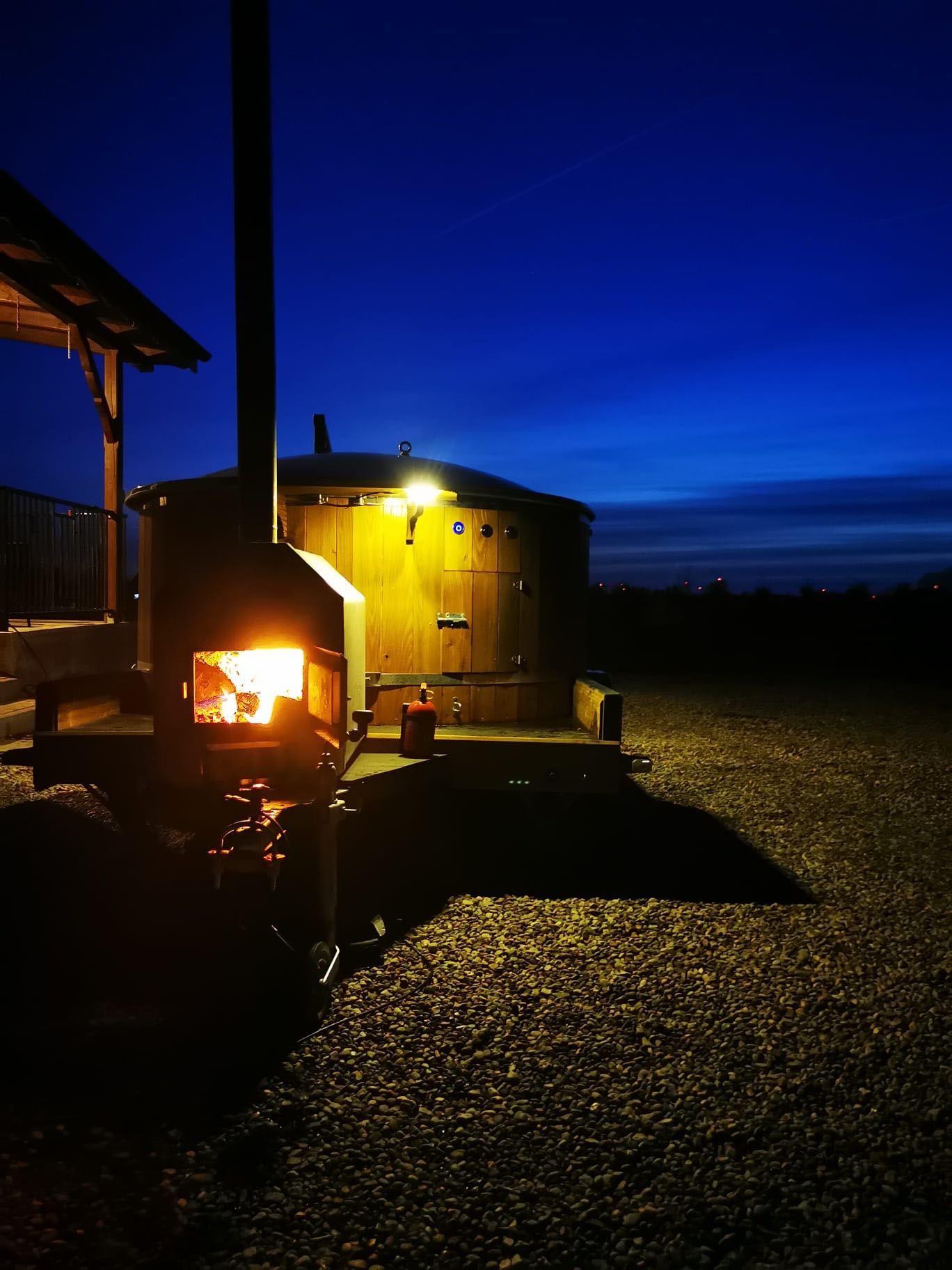 Gorąca mobilna bania oraz sauna