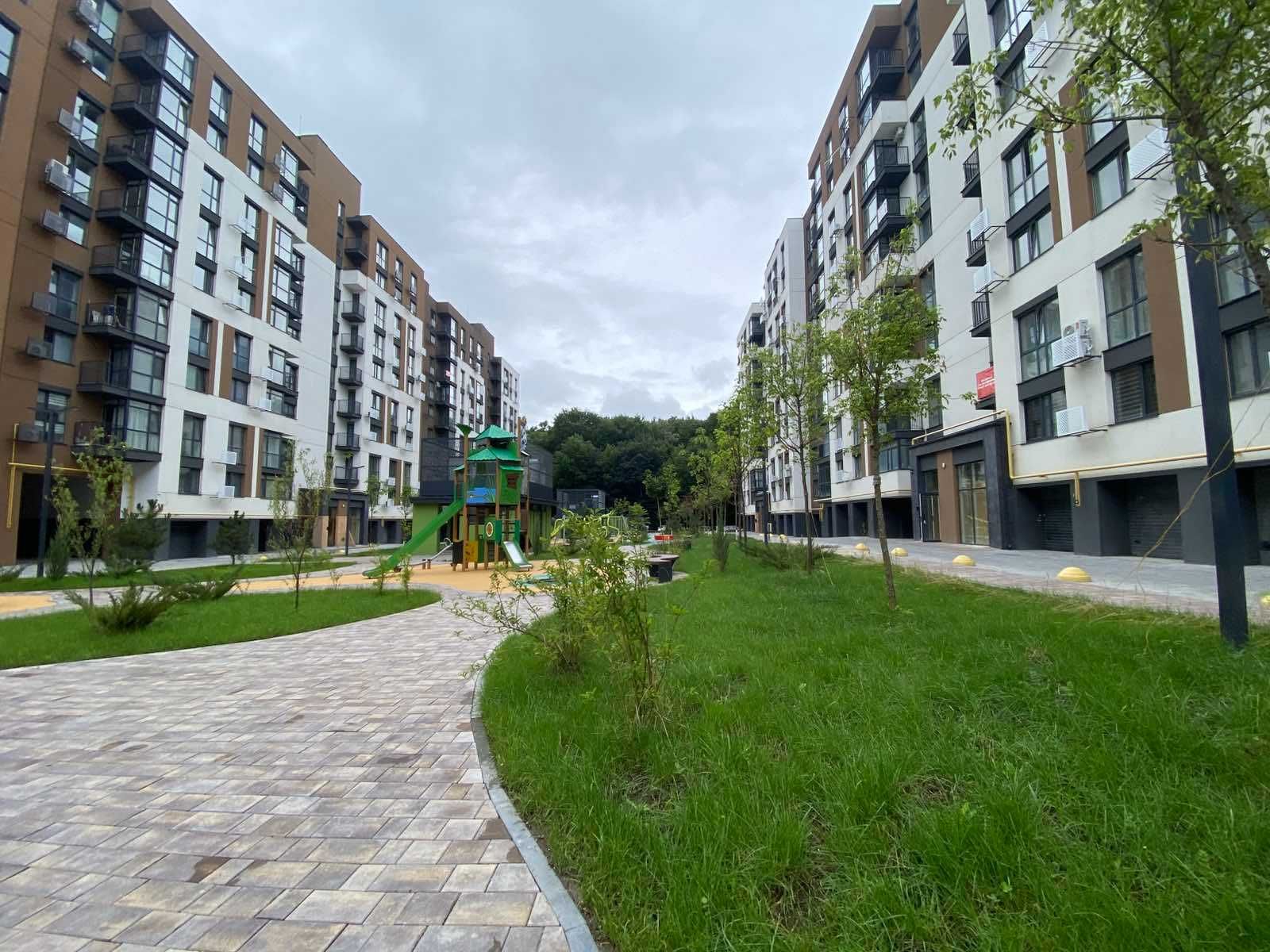 Продаж 1 к квартири на вул. Праведників Світу 8421