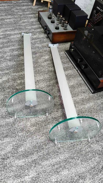 Стійки під акустику оригінального дизайну (одна пара)
