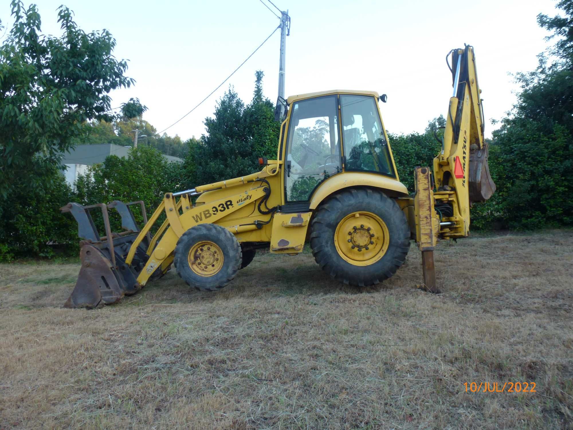 Retro escavadora Komatsu WB93R-2