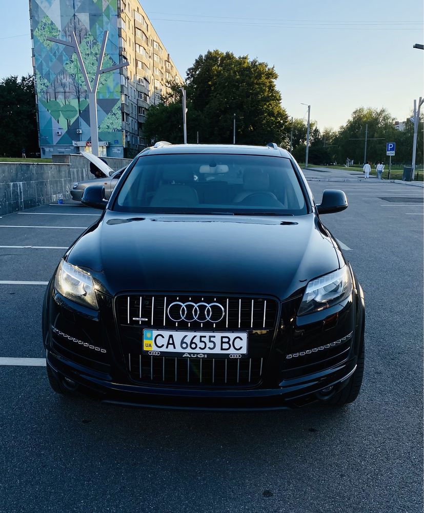 Продам Audi Q7