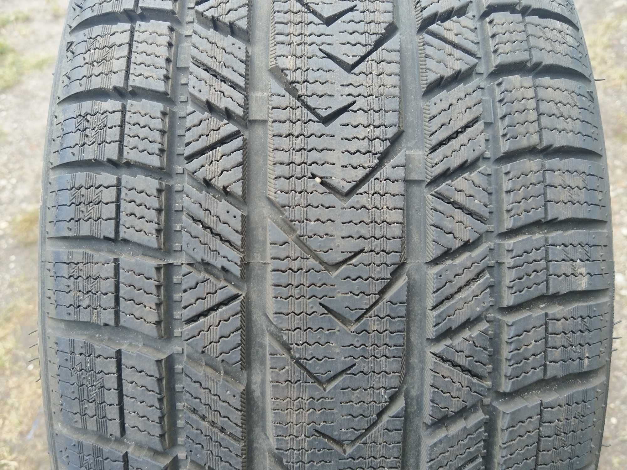 Opony zimowe Firemax 245/40R18 nowe!