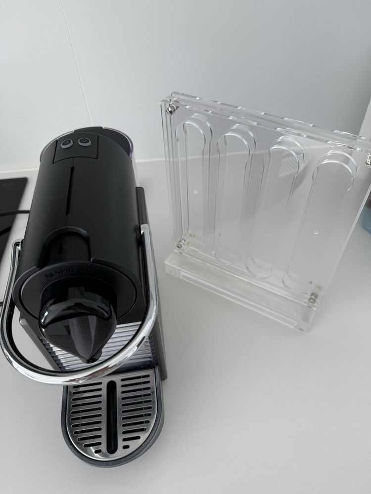 Maquina cafe Nespresso modelo Pixie