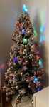 Arvore natal com luzes integradas e enfeites