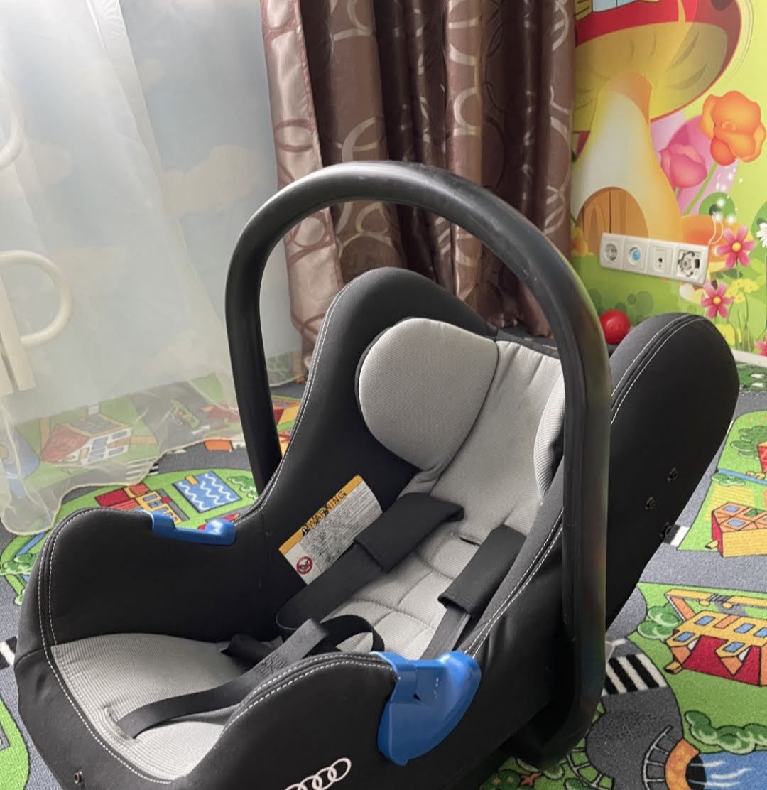 Автомобильное кресло для новорожденных Audi Baby Seat