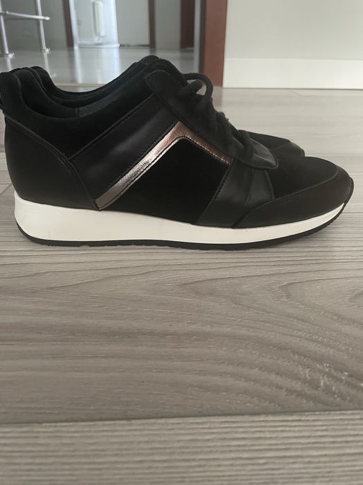 Buty wiązane ze skóry Arturo Vicci.