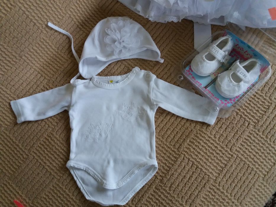 Rozm. 56 Śliczna biała sukienka bolerko czapeczka chrzest impreza